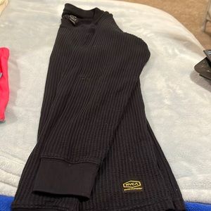 Men’s RVCA waffle long sleeve shirt. Excellent condition. Black, size medium.